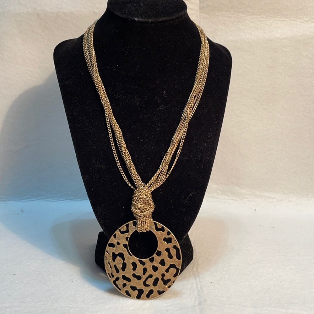 Chain necklace with black and gold round pendant 19”-22”